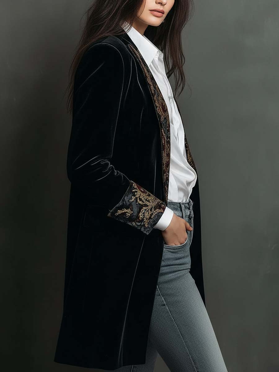 Julia | Blazer ajustado con estampado barroco negro