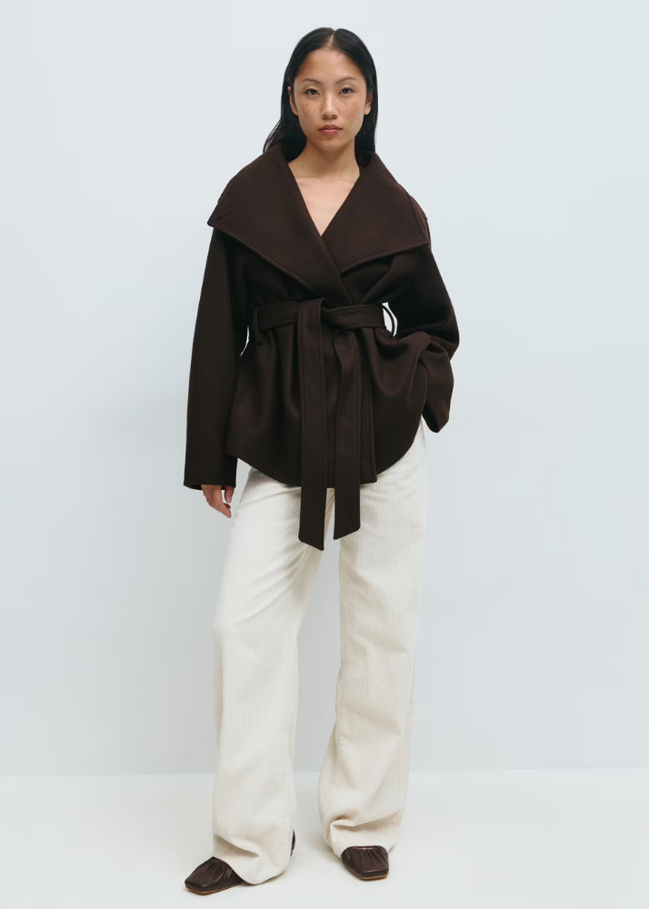 Chaqueta corta con cuello alto
