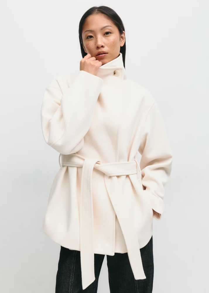 Chaqueta corta con cuello alto