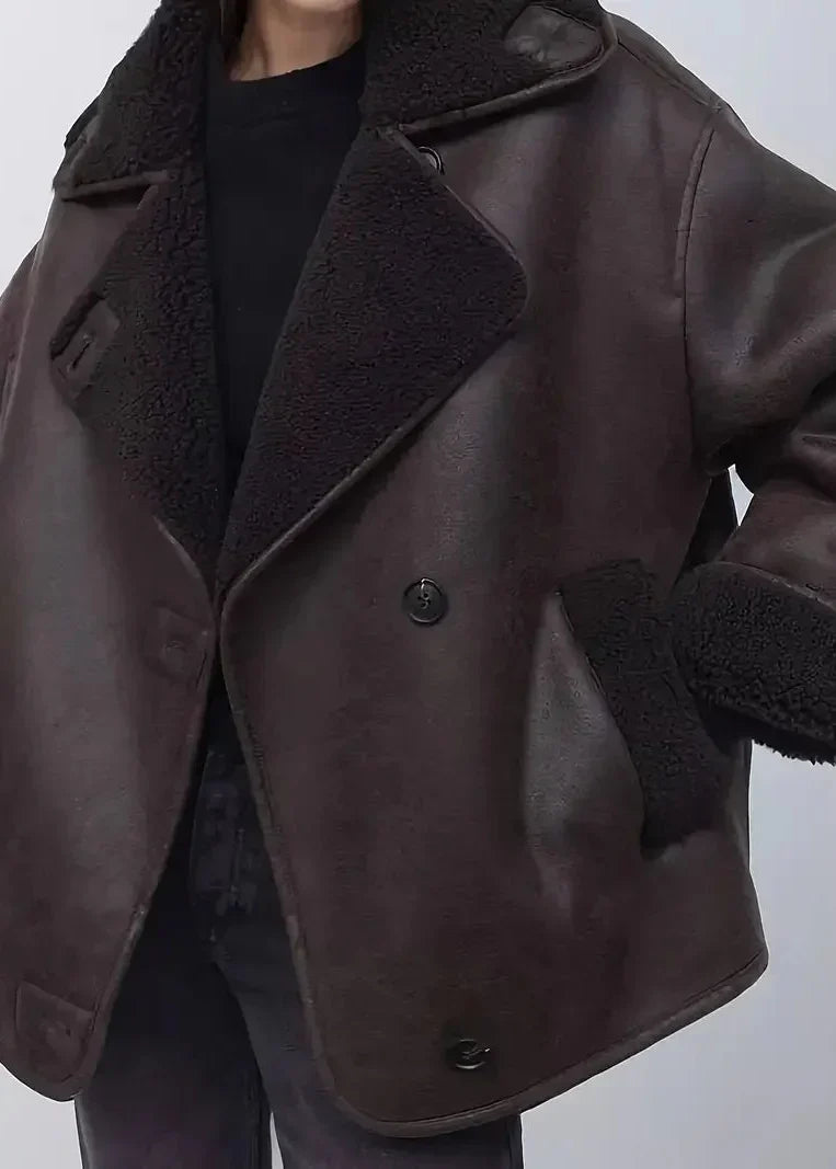 Chaqueta larga con efecto piel