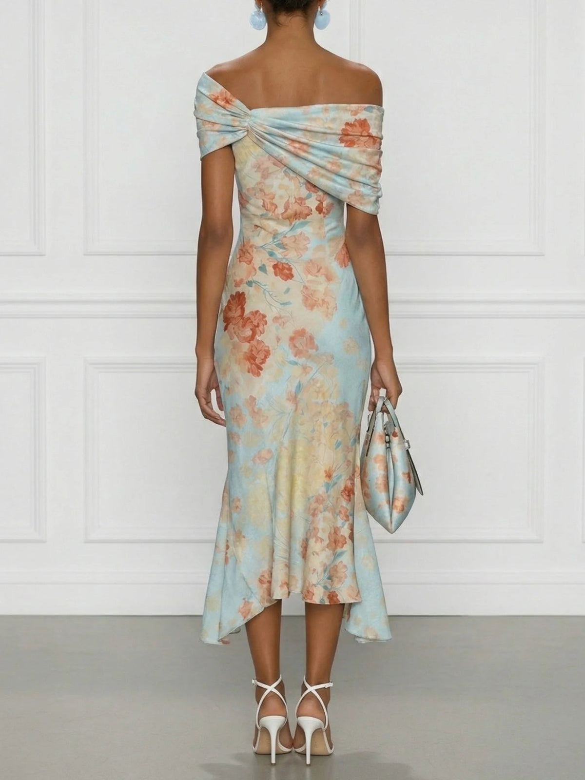 Victoria | Vestido midi de sirena con escote Bardot y estampado floral azul
