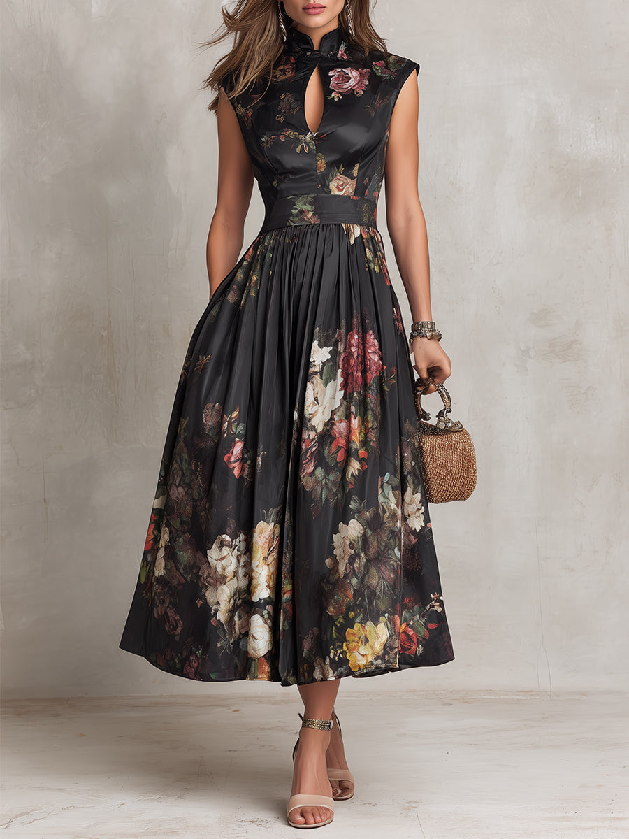 Violeta | Vestido midi negro de satén plisado con estampado floral y escote en forma de lágrima.