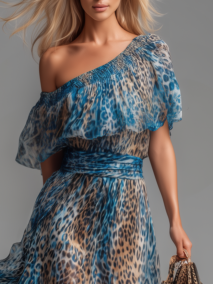 Paula | Vestido largo de gasa con estampado de leopardo y diseño de hombros descubiertos